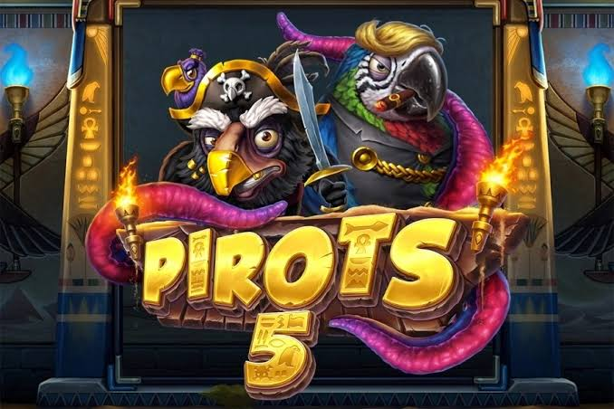 Pirots 5 The Rift of Eternity: frammenti dorati dei boss e la Reality Core al centro di un campo dorato circondato da portali, cristalli e i quattro uccelli cronali su sfondo di galassie in collasso